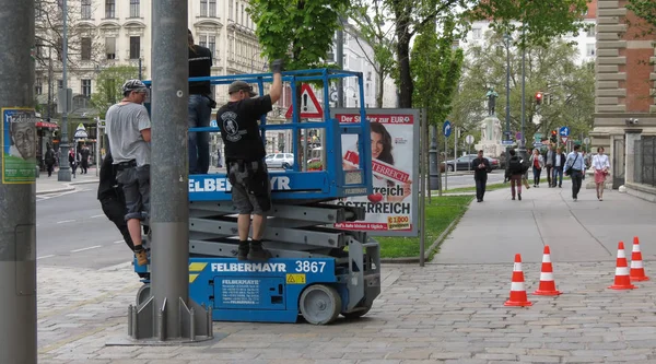 Vienna Avusturya Nisan 2016 Yaklaşık Felbermayr Makas Platform Operatörleri Ile — Stok fotoğraf