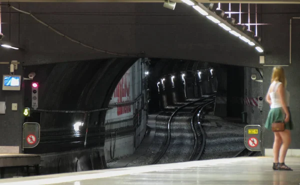 Lissabon Portugal Circa Juni 2015 Tube Tunnel Tunnelbana Metrotrafik Linje — Stockfoto