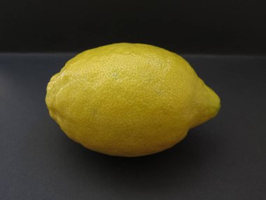 sarı limon (Citrus limon x) meyve vejetaryen yemek