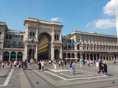 Milan, İtalya - Temmuz 2017 yaklaşık: Galleria Vittorio Emanuele II alışveriş merkezi
