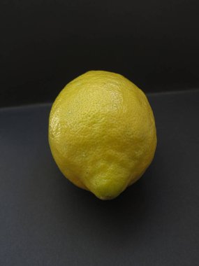 sarı limon (Citrus limon x) meyve vejetaryen yemek