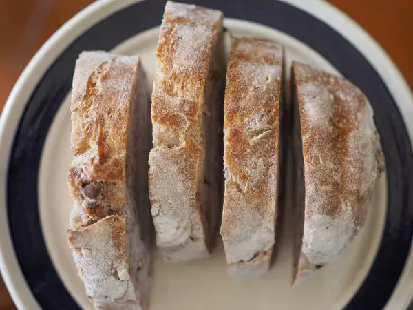 Ile Bir Hamur Pişirme Tarafından Hazırlanan Ekmek Yemek — Stok fotoğraf