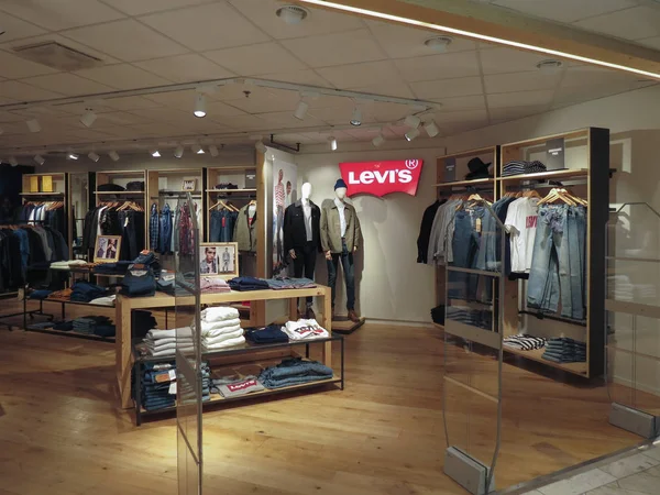 Магазин Levi 's в Готебурге — стоковое фото