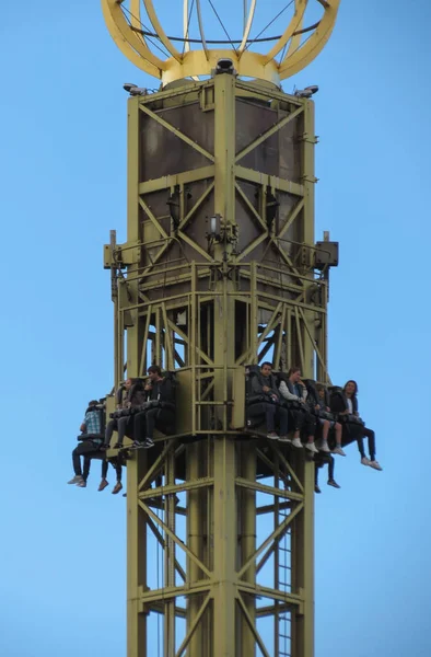 Copenhagen, Danimarka - yaklaşık Ağustos 2017: Tivoli Bahçeleri, bir ünlü eğlence parkı ve zevk Bahçe; En çok ziyaret edilen Tema parkı İskandinavya'olduğunu