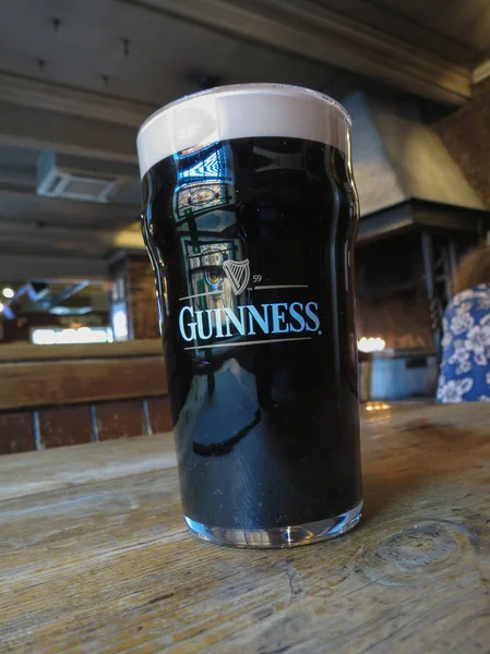 Oslo, Norveç - yaklaşık Ağustos 2017: Guinness bira bira bardağı