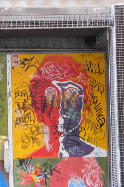 西班牙萨拉曼卡 2015年6月 理查德 阿维登的披头士流行艺术肖像 1967年 在夜总会门口转载 — 图库照片