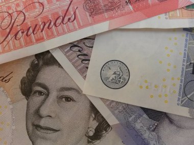 Londra, İngiltere - Temmuz 2015 yaklaşık: İngiliz Sterlini Sterlini notlar