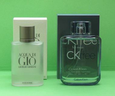 Paris, Fransa - Mayıs 2017 yaklaşık: Armani Acqua di Gio, Calvin Klein erkek eau de toilette, herdem yeşil çok satan için ücretsiz dünya çapında parfüm