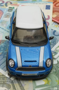 hafif mavi Mini Cooper araba (2013 sürümü)