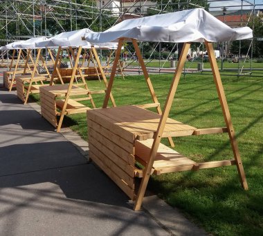 tahtadan yapılmış açık hava Pazar sayaçları