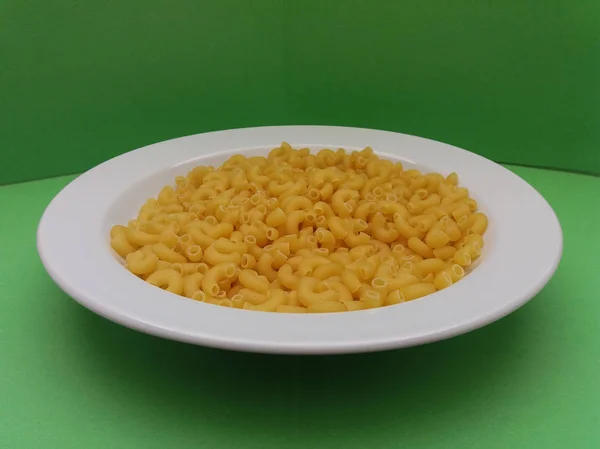 Ruwe Macaroni Pasta Traditionele Italiaanse Vegetarische Gerechten — Stockfoto