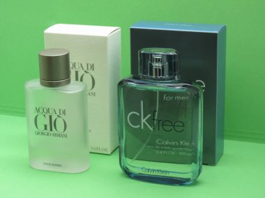 Paris, Fransa - Mayıs 2017 yaklaşık: Armani Acqua di Gio, Calvin Klein erkek eau de toilette, herdem yeşil çok satan için ücretsiz dünya çapında parfüm