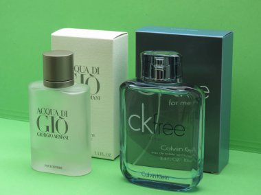 Paris, Fransa - Mayıs 2017 yaklaşık: Armani Acqua di Gio, Calvin Klein erkek eau de toilette, herdem yeşil çok satan için ücretsiz dünya çapında parfüm