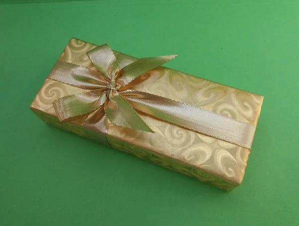 Elegant Gift Box Green Background — Stock Photo, Image