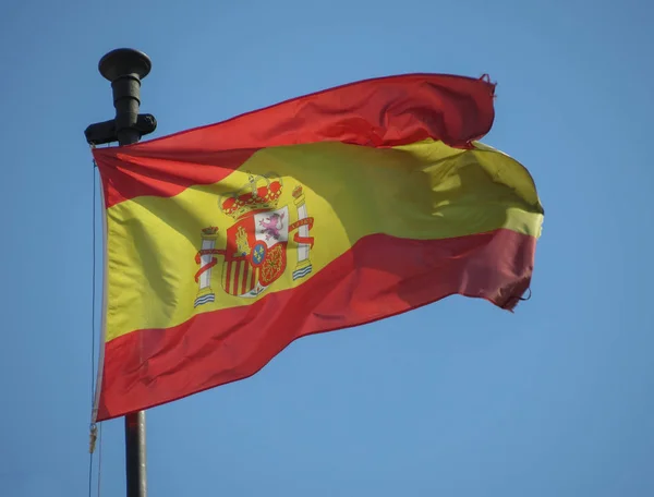 Bandera Nacional Española España Europa Flotando Cielo Azul —  Fotos de Stock