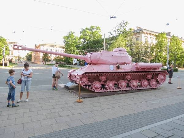 Brno Czech Republic Circa May 2017 Pink Tank Controversial Piece — Stock Photo, Image