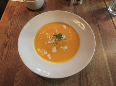 Vejetaryen havuç çorbası