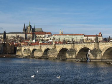 Prag 'daki Charles Köprüsü