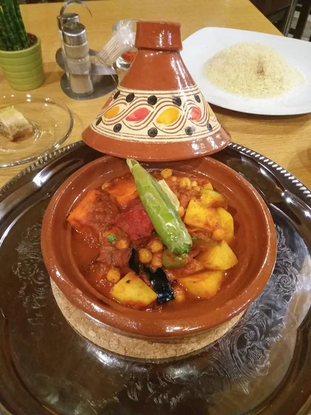 Couscous Aka Seksu Oder Kuskus Traditionelles Nordafrikanisches Dampfgericht Aus Hartweizengrieß — Stockfoto
