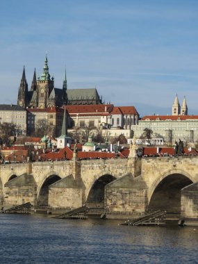 Prag 'daki Charles Köprüsü