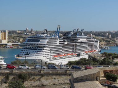 Bayan Bellissima gemisi Valletta limanına demir attı.