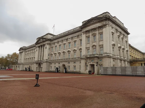 Palacio de Buckingham en Londres — Foto de Stock