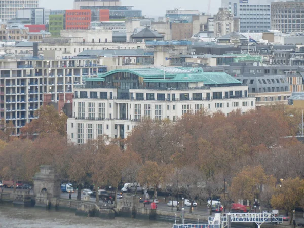 Sede de British AMerican Tobacco Global Ingredients en Lond — Foto de Stock