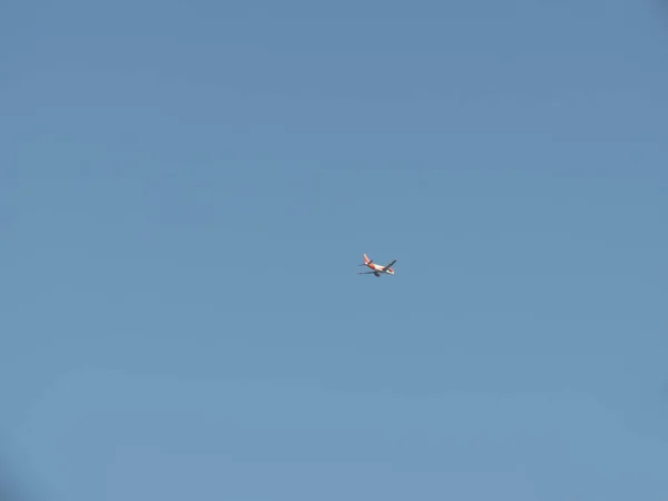 EasyjetエアバスA320はナポリで離陸 — ストック写真