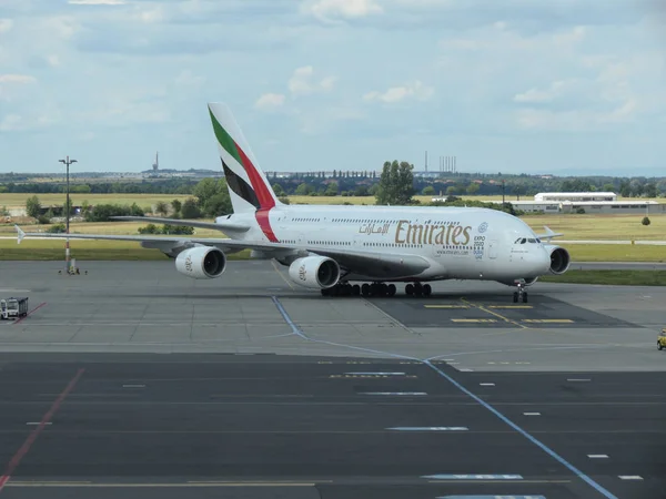 Airbus A380 авіакомпанії Emirates — стокове фото