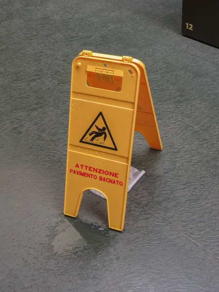 Slippery floor sign — Stock Photo, Image