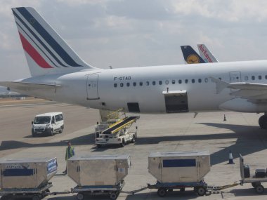 Air France Airbus A321 Madrid 'de park halinde.