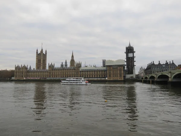 Casas del Parlamento obras de conservación en Londres — Foto de Stock