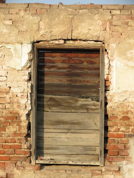 Abandoned house ruins — Stock Photo, Image