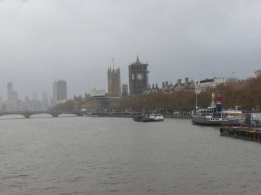 Londra, Uk - Kasım 2019: Parlamento Binaları, diğer adıyla Westminster Sarayı ve Big Ben Kulesi 'nde koruma çalışmaları