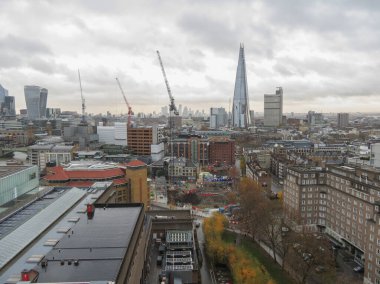 Londra, Uk - Kasım 2019: Londra ve Southwark şehrinin hava manzarası
