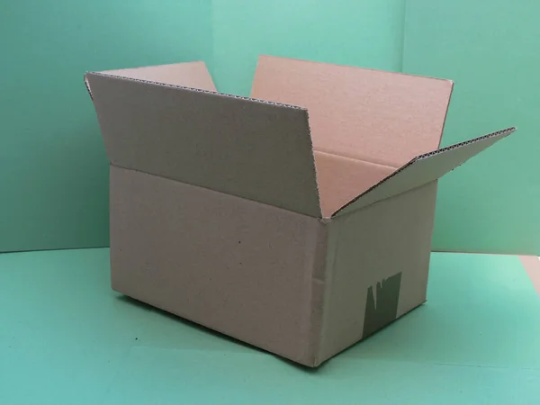 Caja Cartón Corrugado Para Paquete Pequeño —  Fotos de Stock