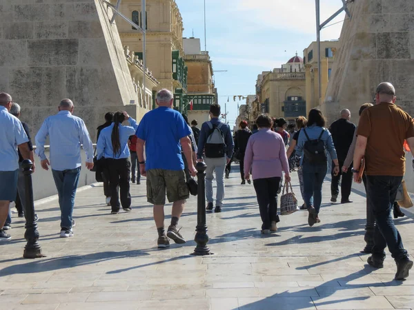 Valletta Malta Circa Maio 2019 Multidão Portão Principal Cidade Velha — Fotografia de Stock