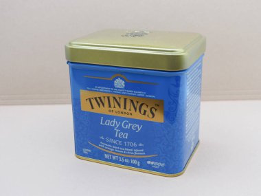 LONDON, İngiltere - CIRCA Nisan 2020: Twinings gevşek Lady Grey çay kutusu demleme için