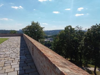 BRNO, CZECH CUBLIC - CRCA HAZİRAN 2018: Spilberk (Spielberg) kalesinden görüntü