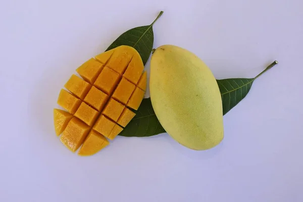 Mango Gyümölcs Elszigetelt Fehér Background — Stock Fotó