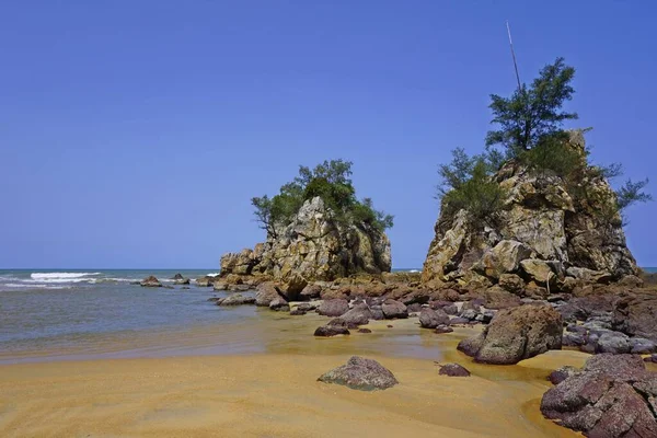 马来西亚Terengganu Kemasik岩滩 — 图库照片