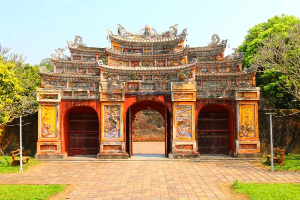 Poort van de verboden stad in Hue, Vietnam — Stockfoto