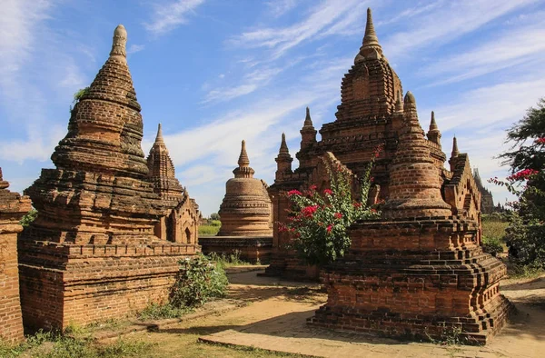 Ancient stupas in the archaeological zone Bagan, Myanmar (Burma) — Stock Photo, Image