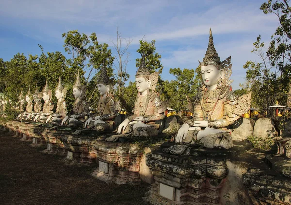 Statues at the Bodhi Ta Htaung, Monywa,Myanmar (Burma) — Stock Photo, Image