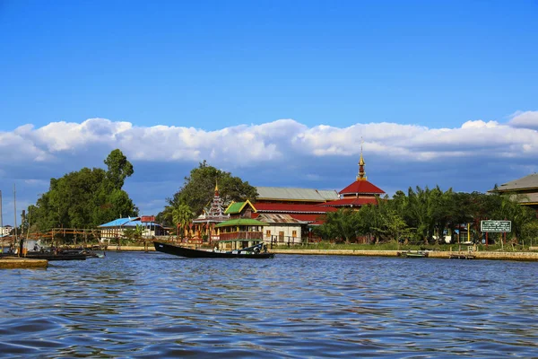 Lago Inle, Estado de Shan, Myanmar (Birmania ) — Foto de Stock