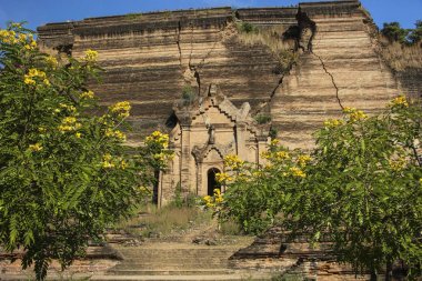 Pa Hto Daw Gyi Pagoda, Mingun,Myanmar(Burma) clipart
