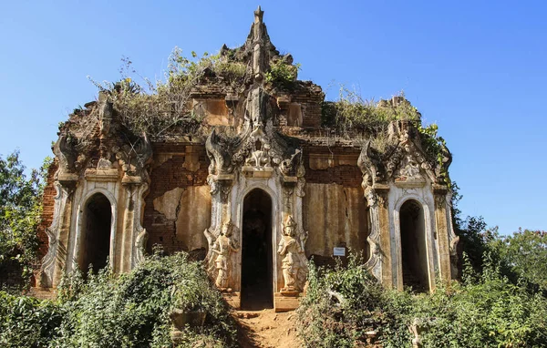 Shwe Inn Dain Pagoda complex in Indein village Inle Lake Myanmar — Stock Photo, Image