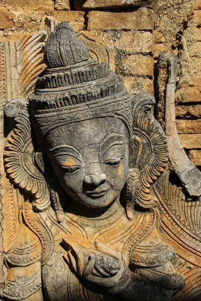 La figure de la pierre dans les ruines Pagode Shwe Inn Dain, Indei — Photo