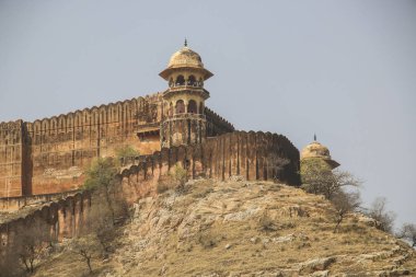 Kule ve dış duvarları Jaipur, Rajasthan Amber kalede,