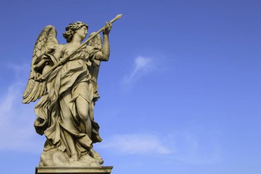 Ortaçağ ünlü Köprüsü'nde Saint Angelo br bir melek figürü